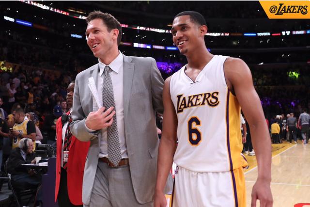 在季后赛极 在季后赛极